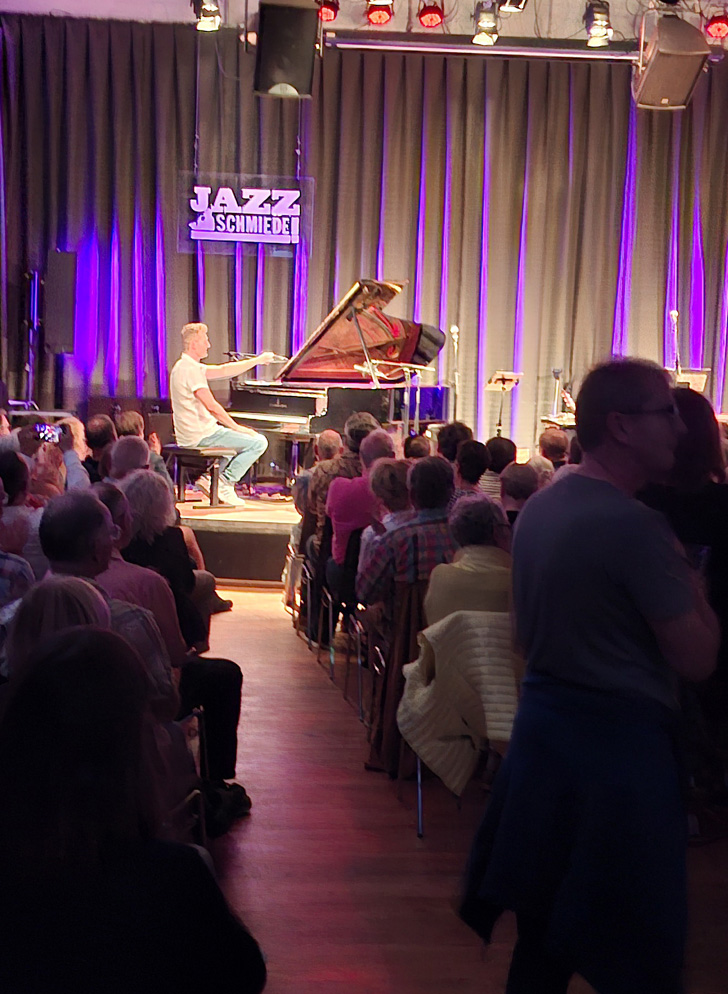 Musikreihe „Bayoogie Masters“: Eleganter Vaudeville Blues am 9.4.25 in der Jazz-Schmiede
